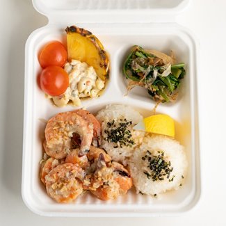 Garlic shrimp plate lunch with mac salad from Izakaya Kawagoe at Waikiki Beach Walk