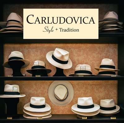 Shelves with Carludovica hats